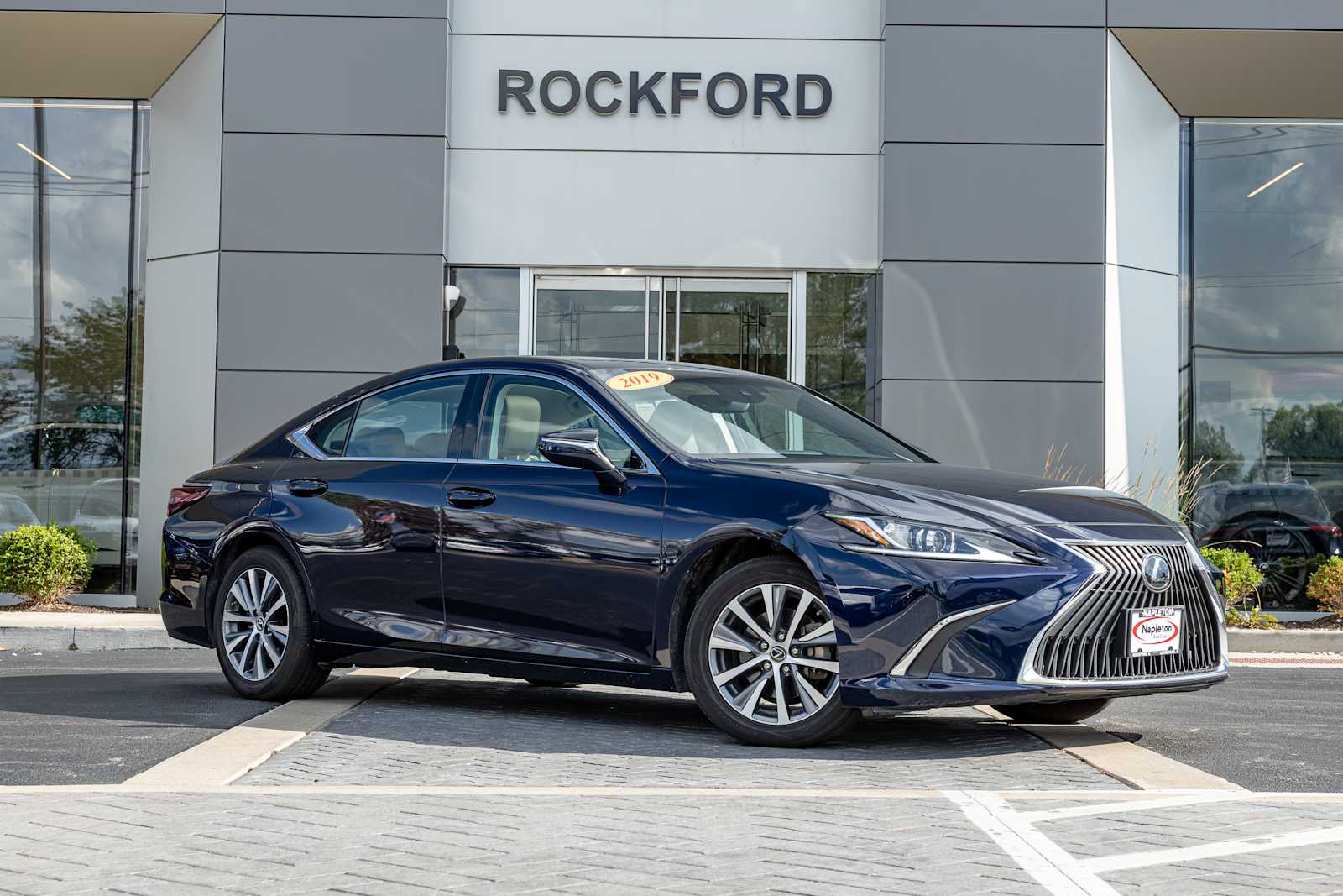 2019 Lexus ES