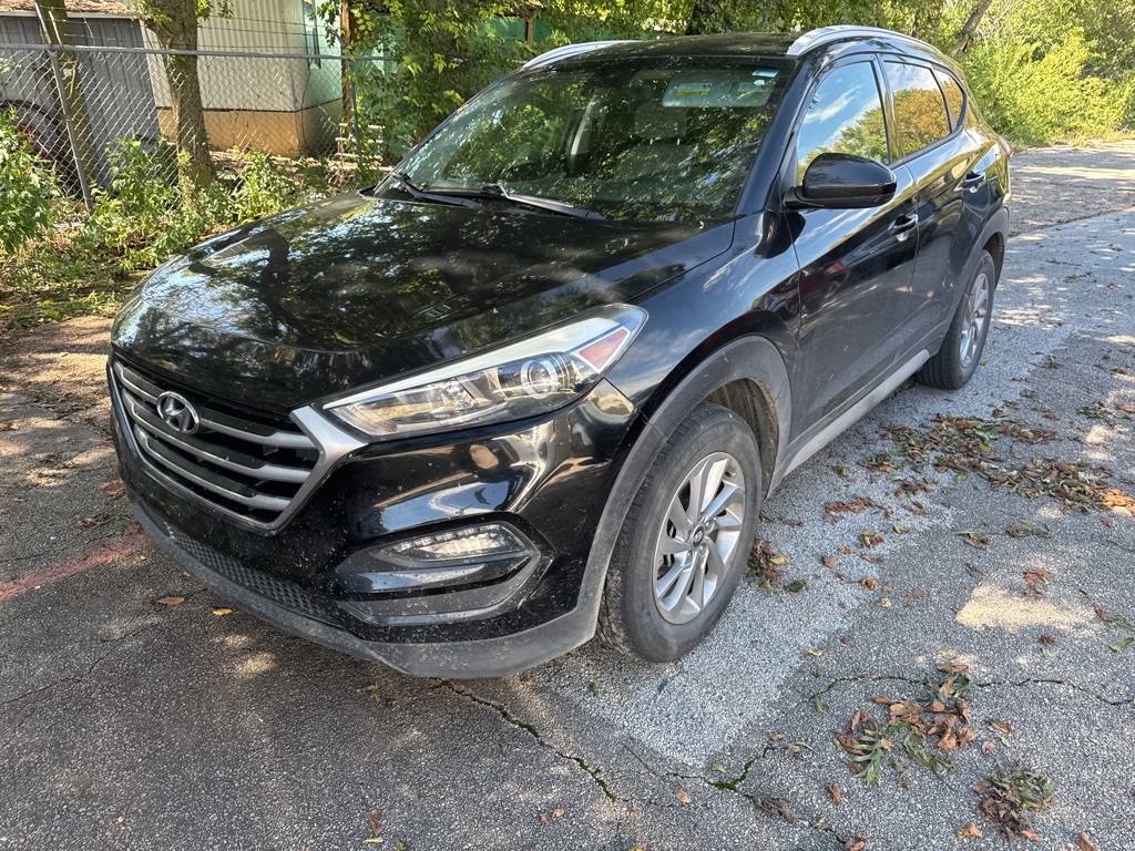 2017 Hyundai Tucson SE photo 2