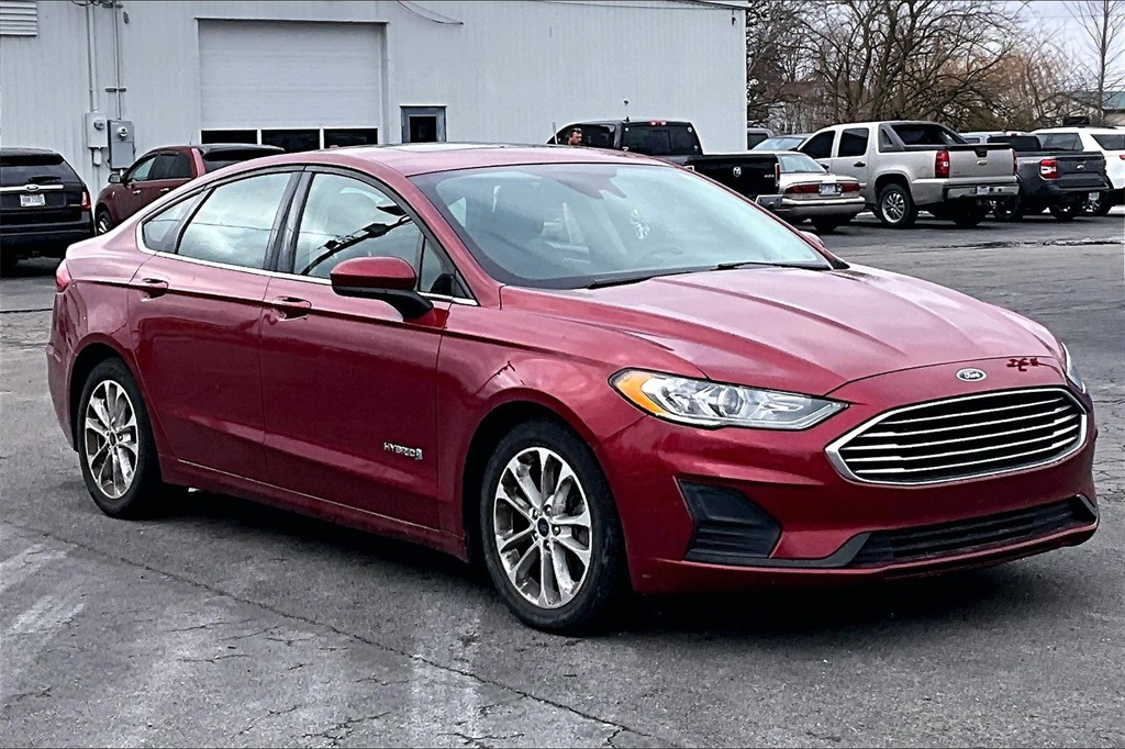 2019 Ford Fusion Hybrid SE's photo