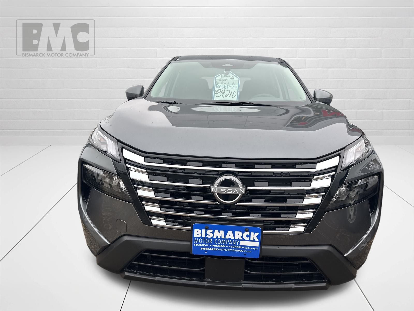 2026 Nissan Rogue SV photo 2