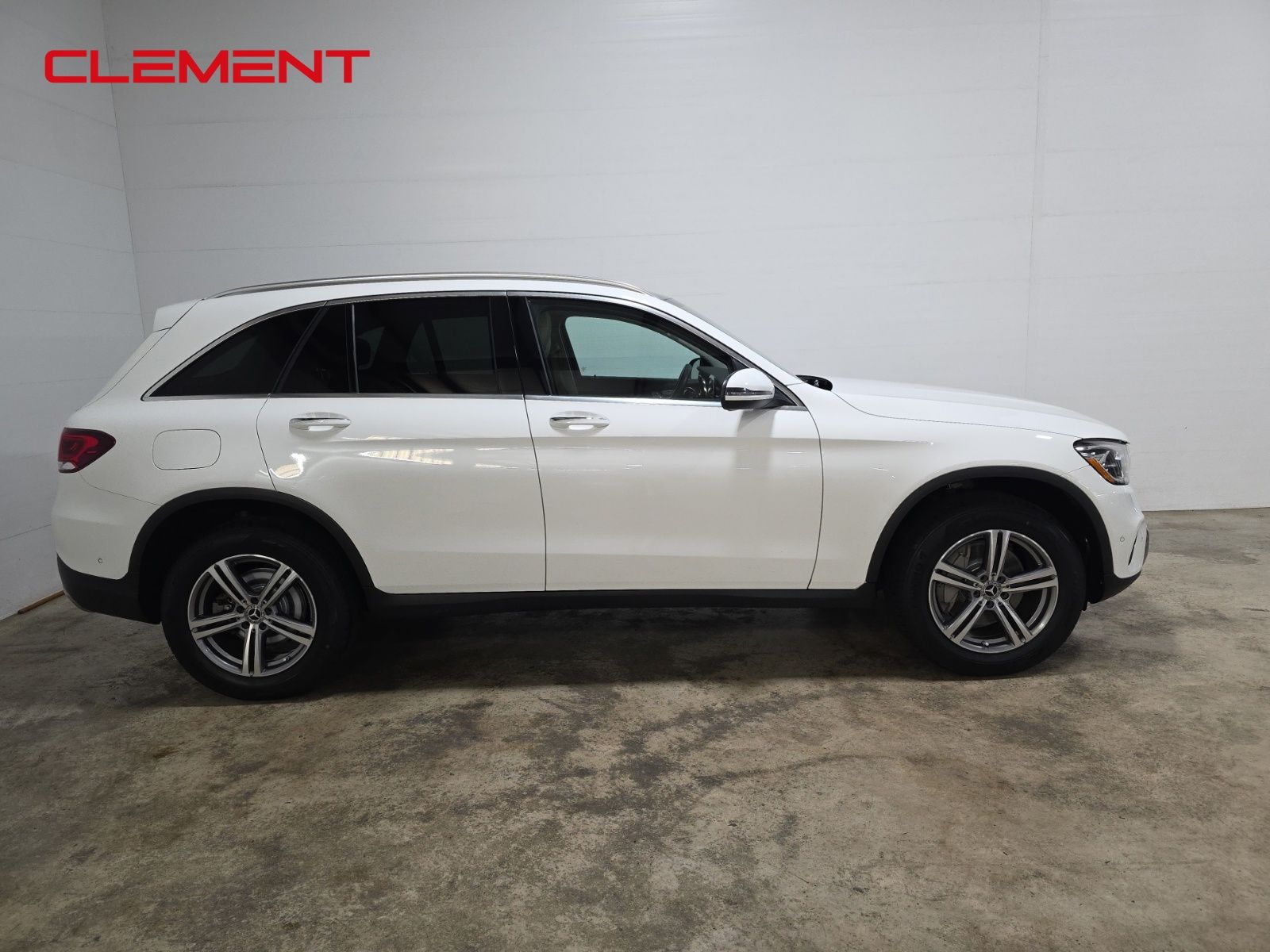 2022 Mercedes Benz GLC 300 4MATIC photo 2