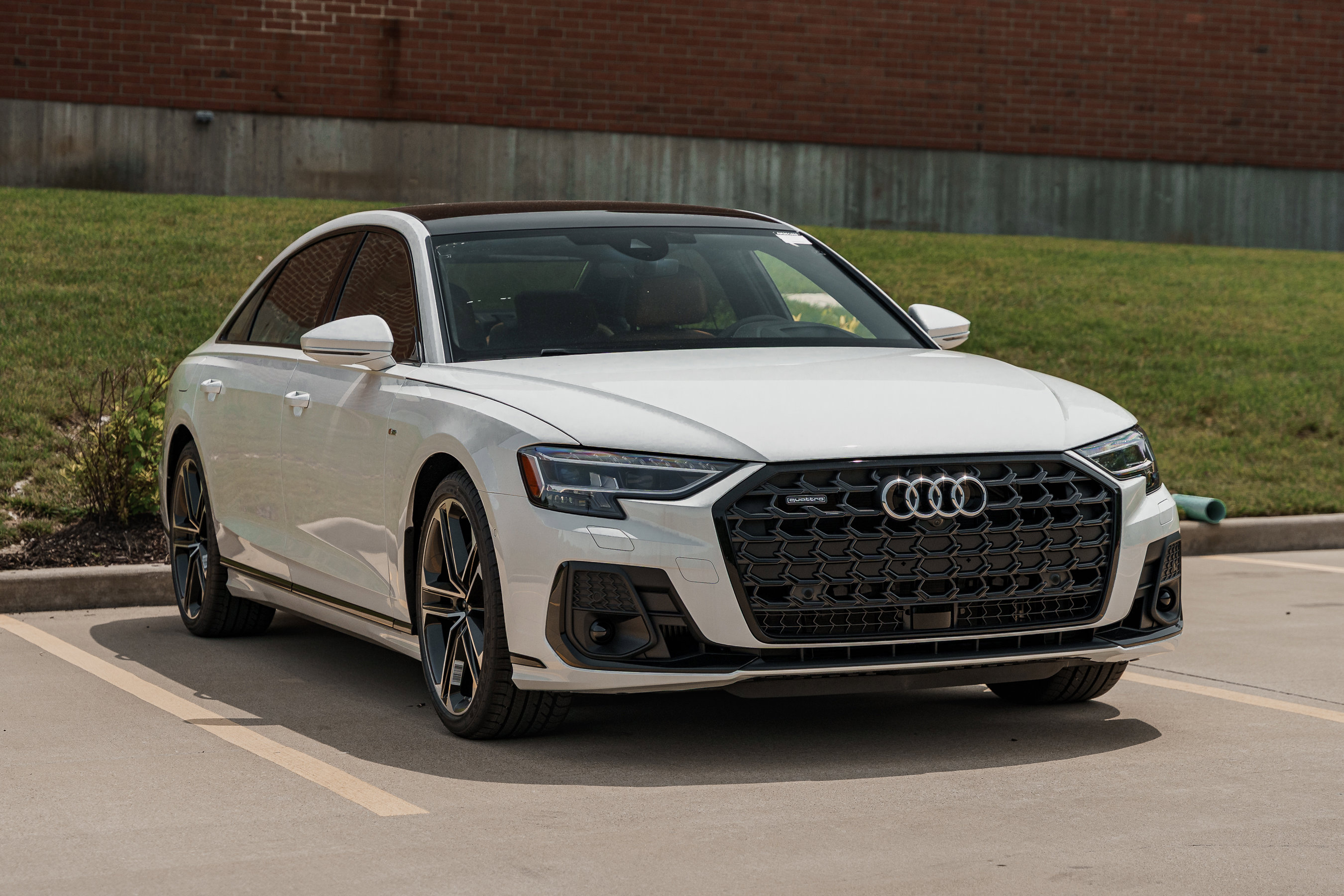 2025 Audi A8 L Quattro photo 2