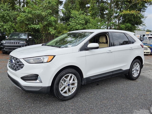 2022 Ford Edge SEL photo 2