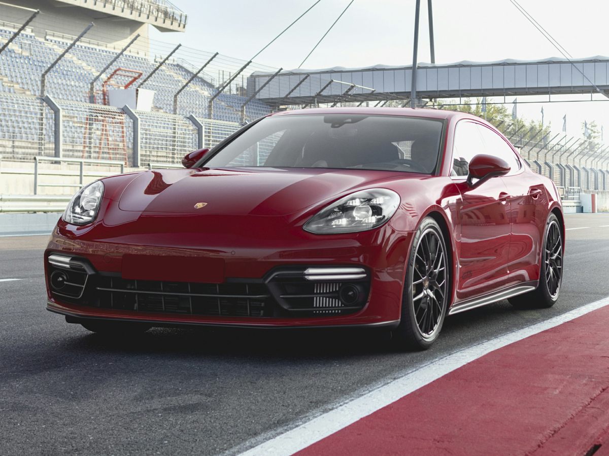 2020 Porsche Panamera GTS's photo