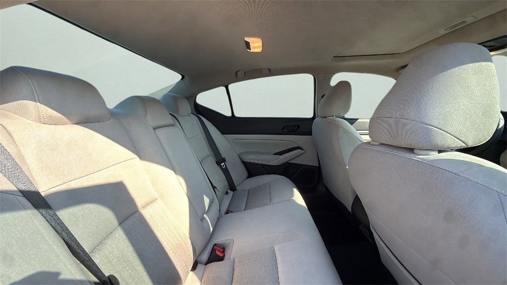 2023 Nissan Altima 2.5 SV photo 13