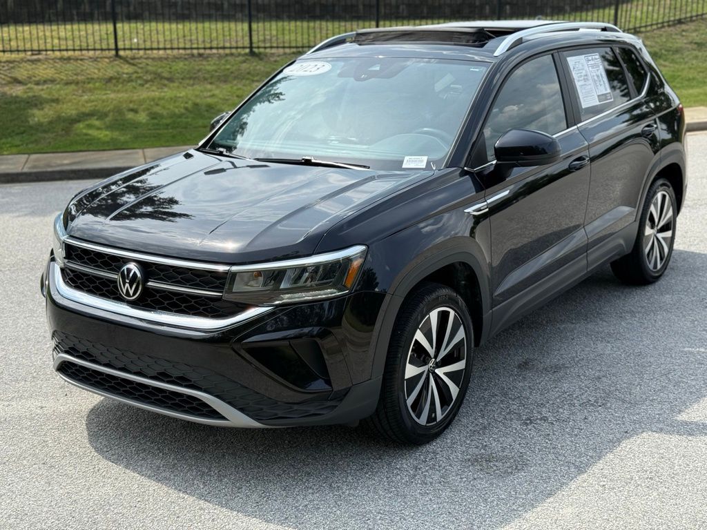 2023 Volkswagen Taos SE photo 2
