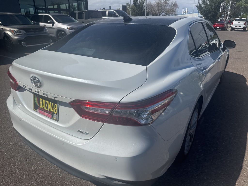 2018 Toyota Camry XLE photo 7