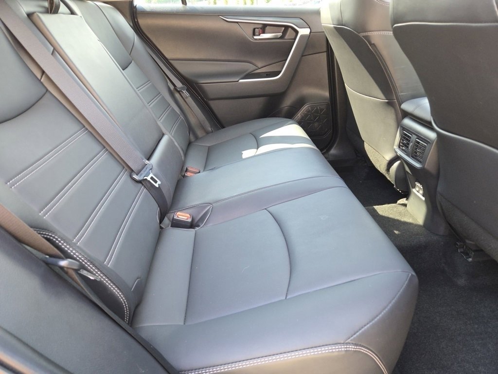 2022 Toyota RAV4 XLE Premium photo 2