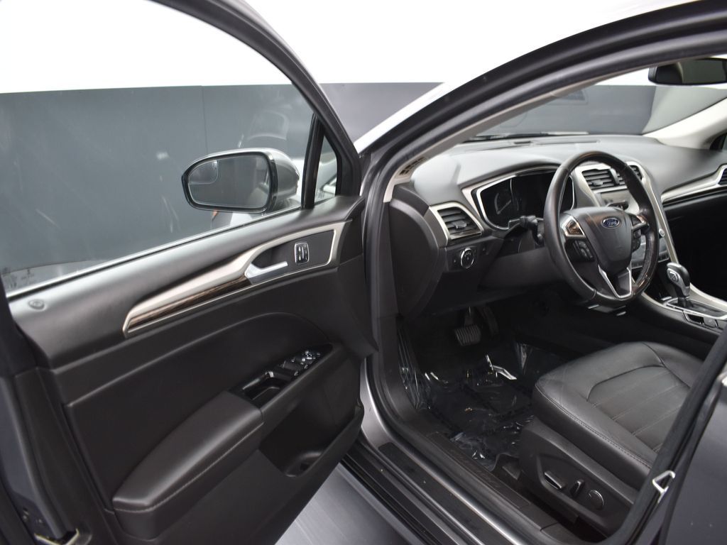 2014 Ford Fusion Energi SE photo 4