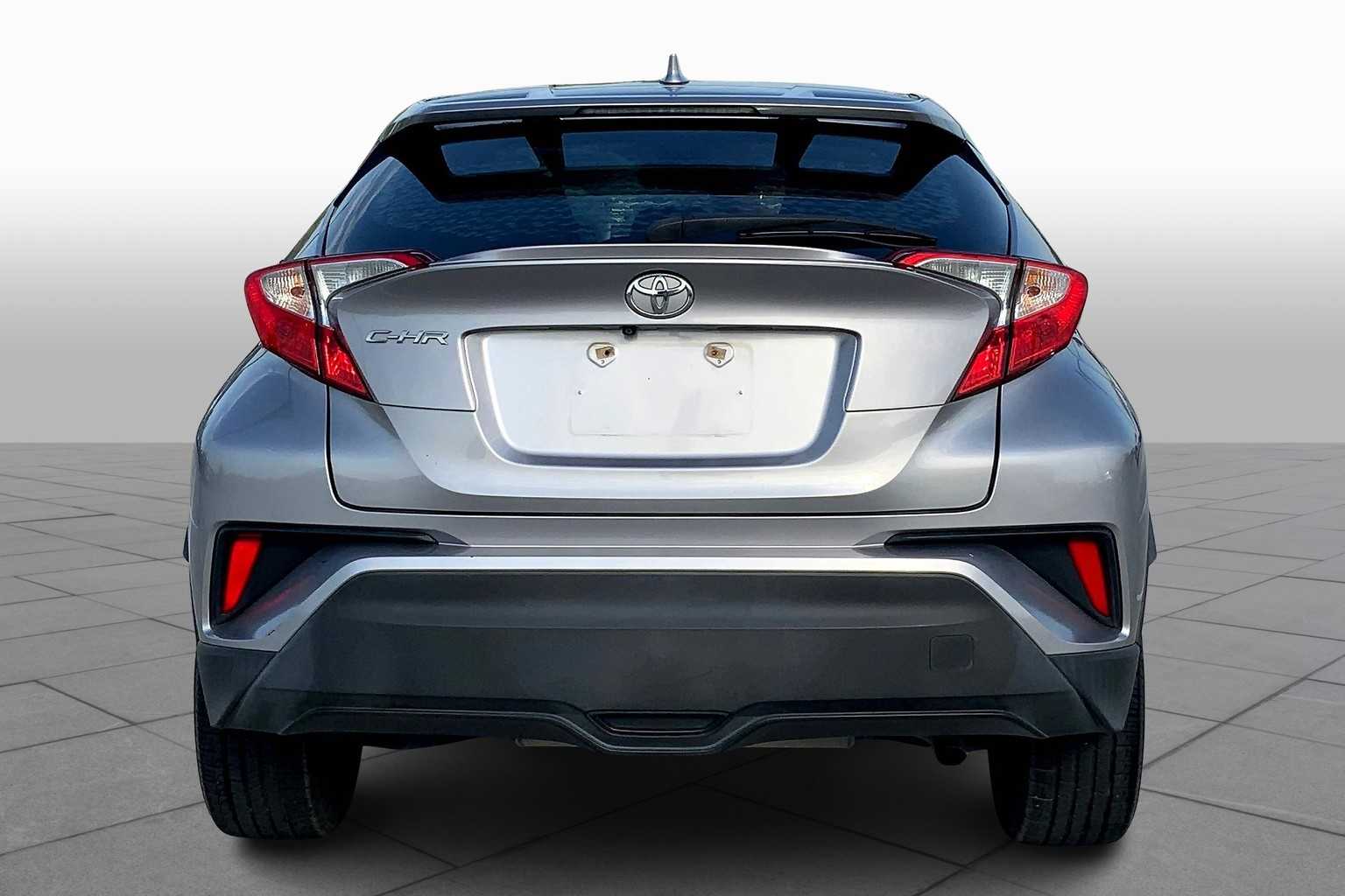 2018 Toyota C-HR XLE Premium photo 4