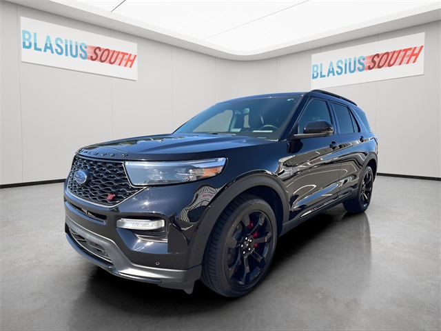 2022 Ford Explorer ST photo 2