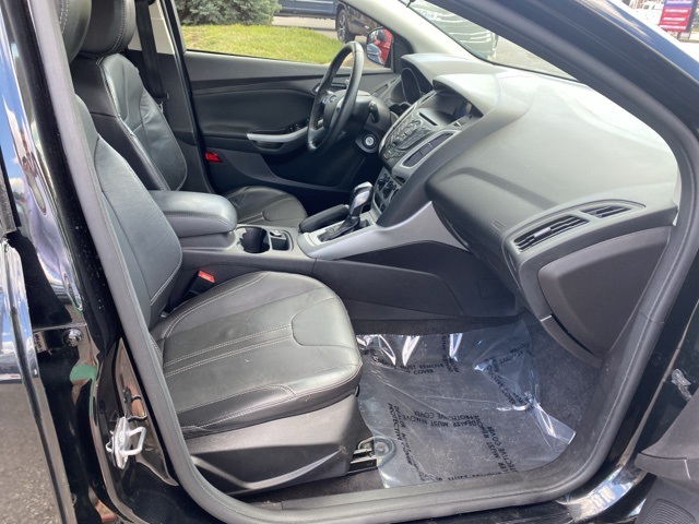 2014 Ford Focus SE photo 25