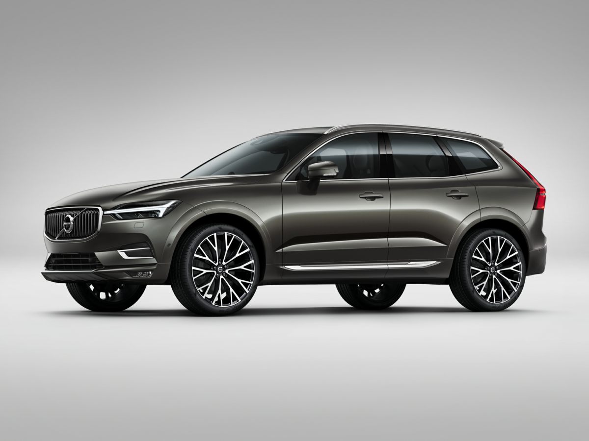 2021 Volvo XC60 Momentum's photo