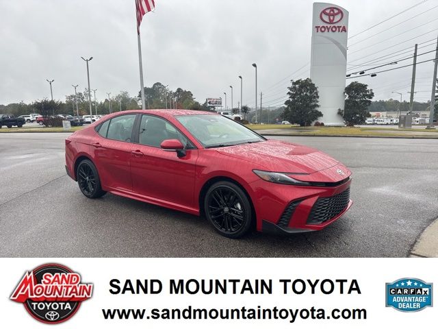 2025 Toyota Camry SE's photo
