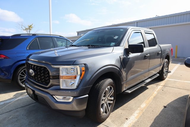 2021 Ford F-150 XL's photo