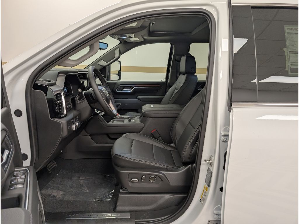 2025 Gmc Sierra 2500 HD Denali photo 3