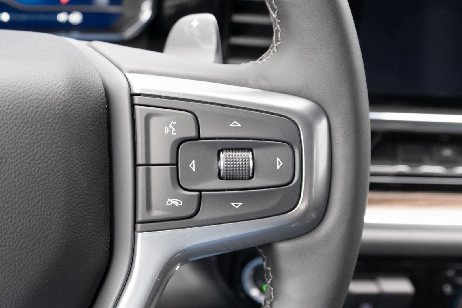 2025 Chevrolet Silverado 1500 LT Trail Boss photo 3