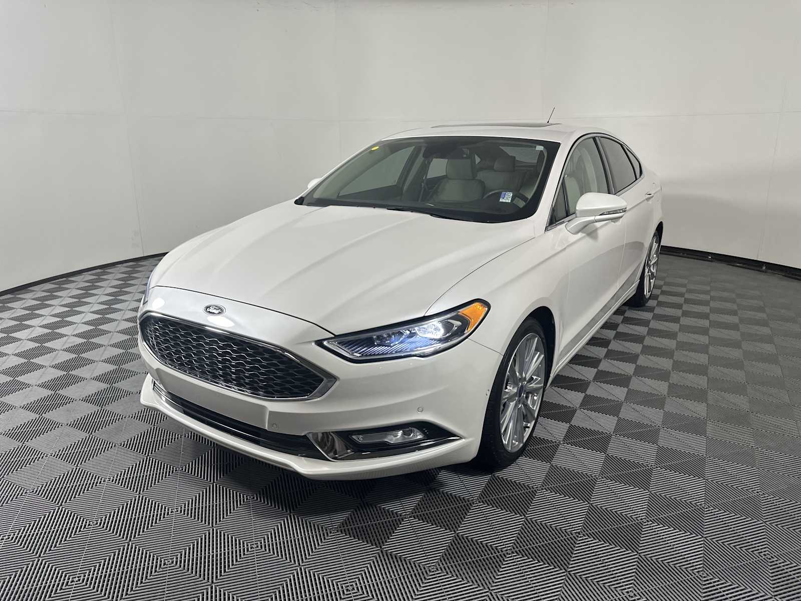 2017 Ford Fusion Platinum photo 3