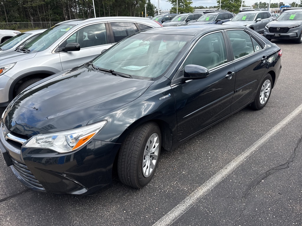 2015 Toyota Camry Hybrid LE photo 3