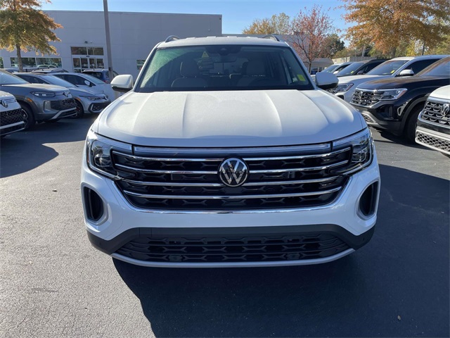 2026 Volkswagen Atlas SE Technology photo 2