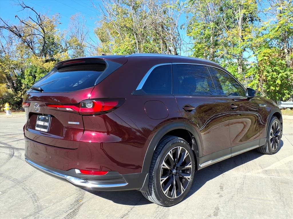 2024 Mazda CX-90 Premium photo 2