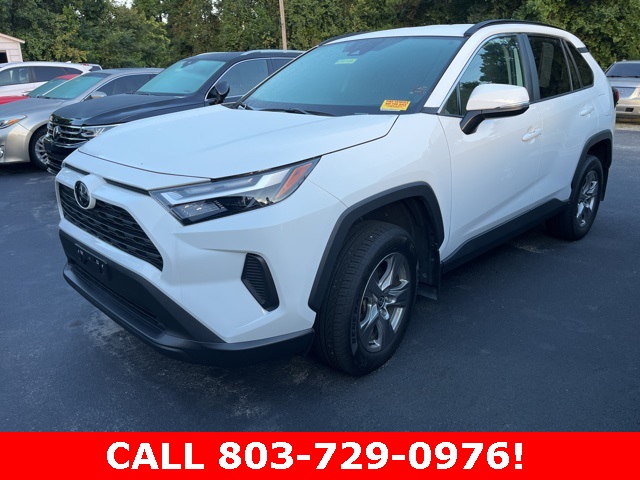 2023 Toyota RAV4 XLE photo 2
