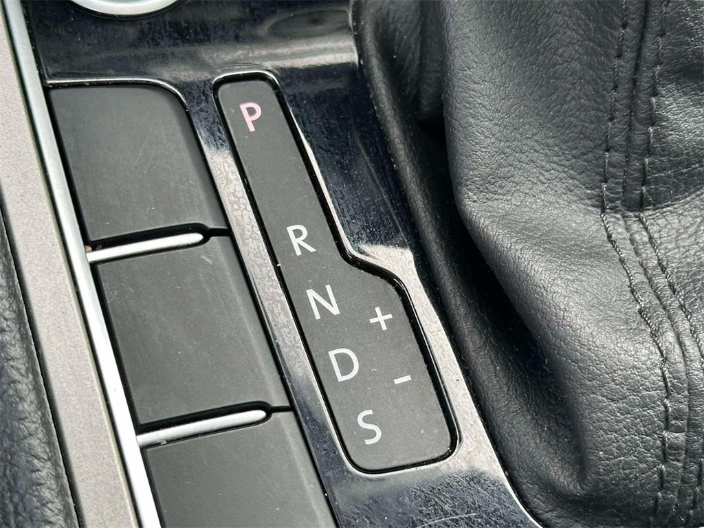 2020 Volkswagen Passat 2.0T R-Line photo 27