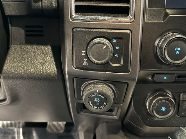 2016 Ford F-150 XLT photo 12