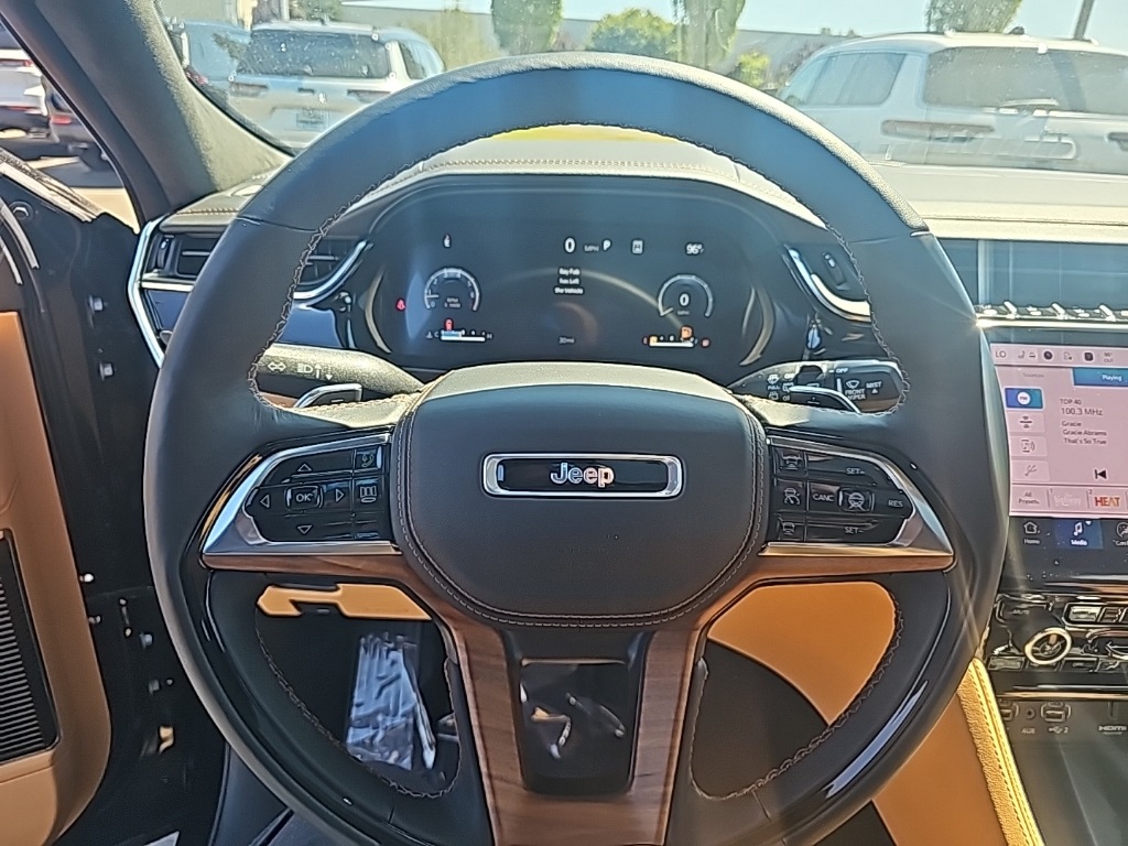 2025 Jeep Grand Cherokee L Summit Reserve photo 16