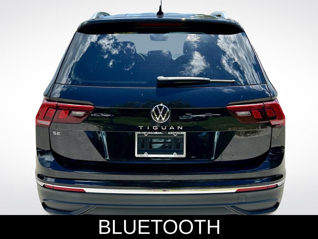 2022 Volkswagen Tiguan SE photo 4