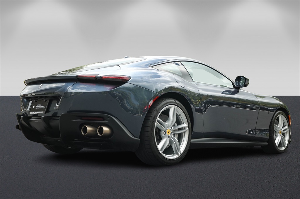 2024 Ferrari Roma Base photo 3