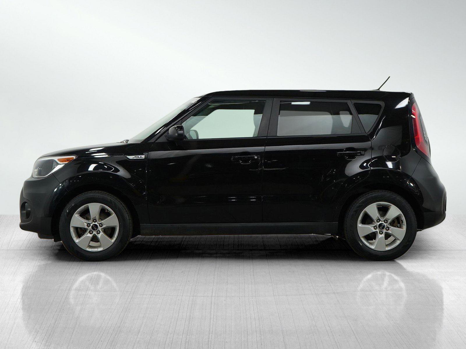 Used 2019 Kia Soul Base with VIN KNDJN2A21K7910297 for sale in Burnsville, Minnesota