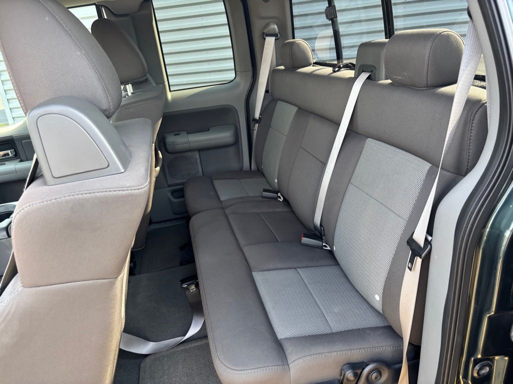 2005 Ford F-150 XLT photo 21
