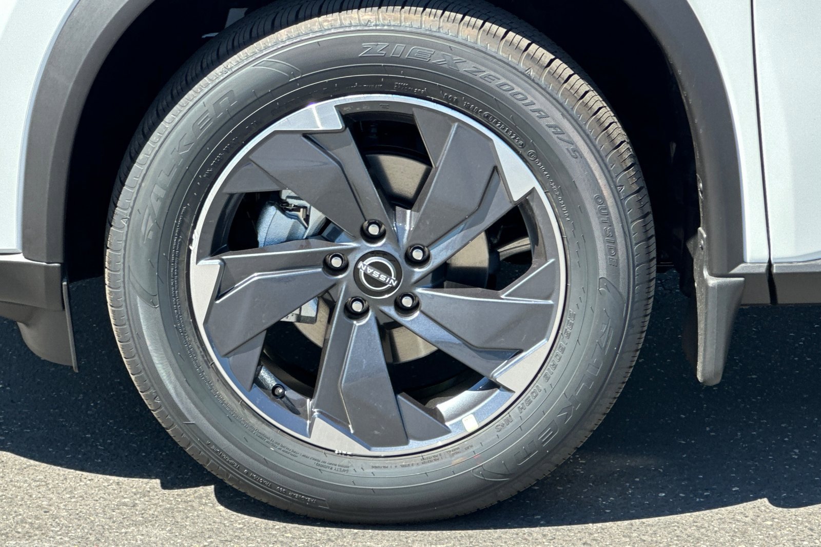 2026 Nissan Rogue SV photo 22