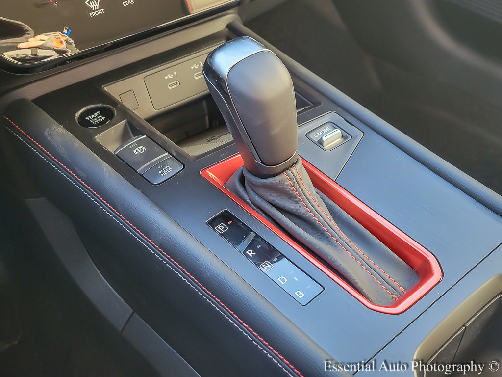2025 Nissan Kicks SR photo 14