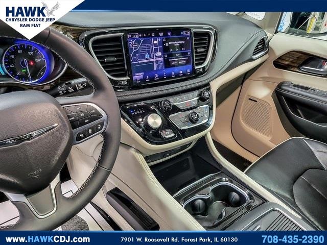 2023 CHRYSLER PACIFICA - Image 27
