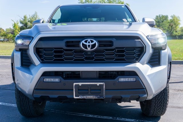 2024 Toyota Tacoma TRD Off-Road photo 3