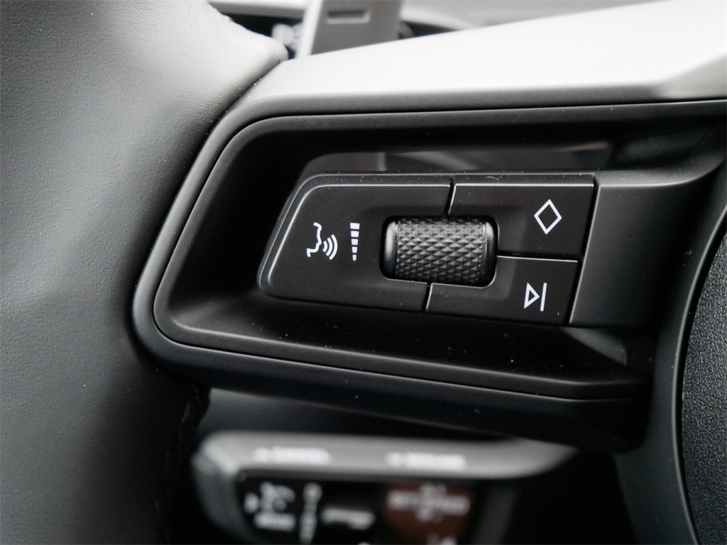 2025 Porsche Cayenne Base photo 22