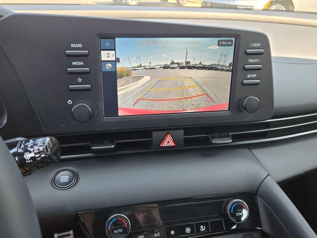 2025 Hyundai Elantra SEL Sport photo 24