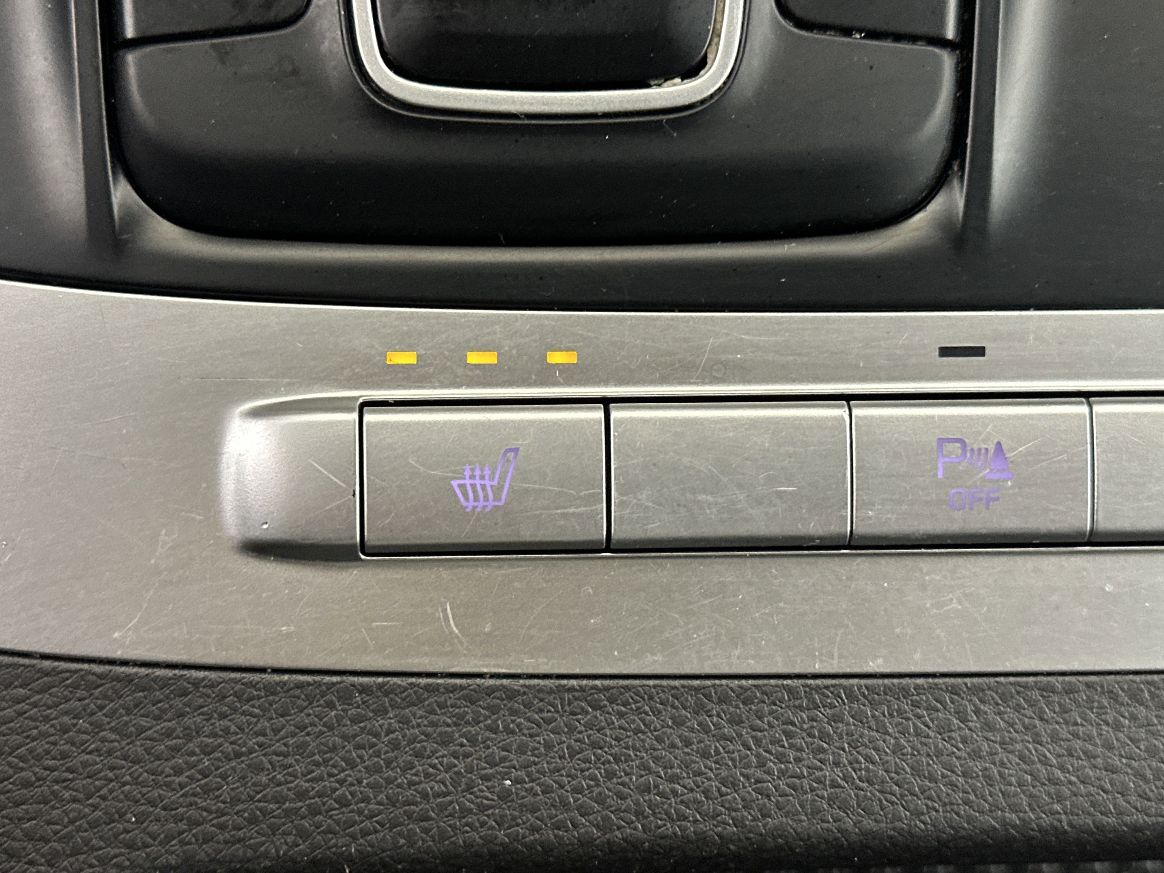 2023 Kia Carnival LX photo 10