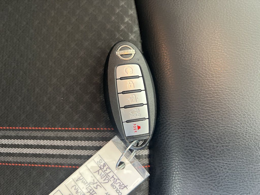 2023 Nissan Altima SR photo 23