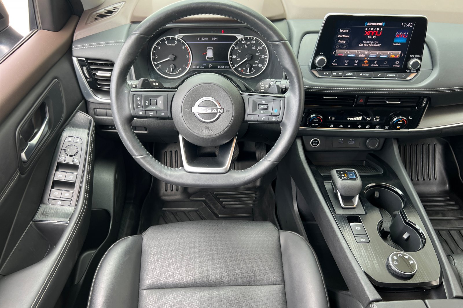 2022 Nissan Rogue SV photo 9