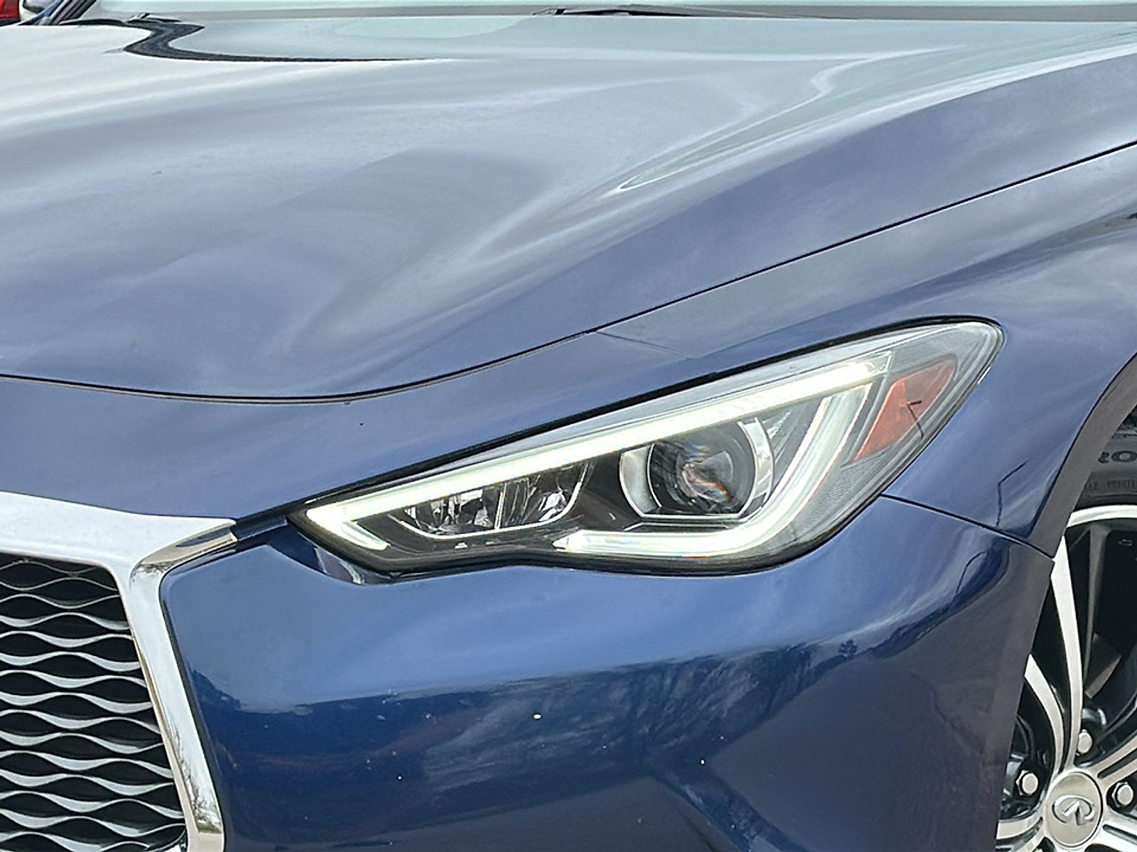 2019 Infiniti Q60 3.0t Luxe photo 2