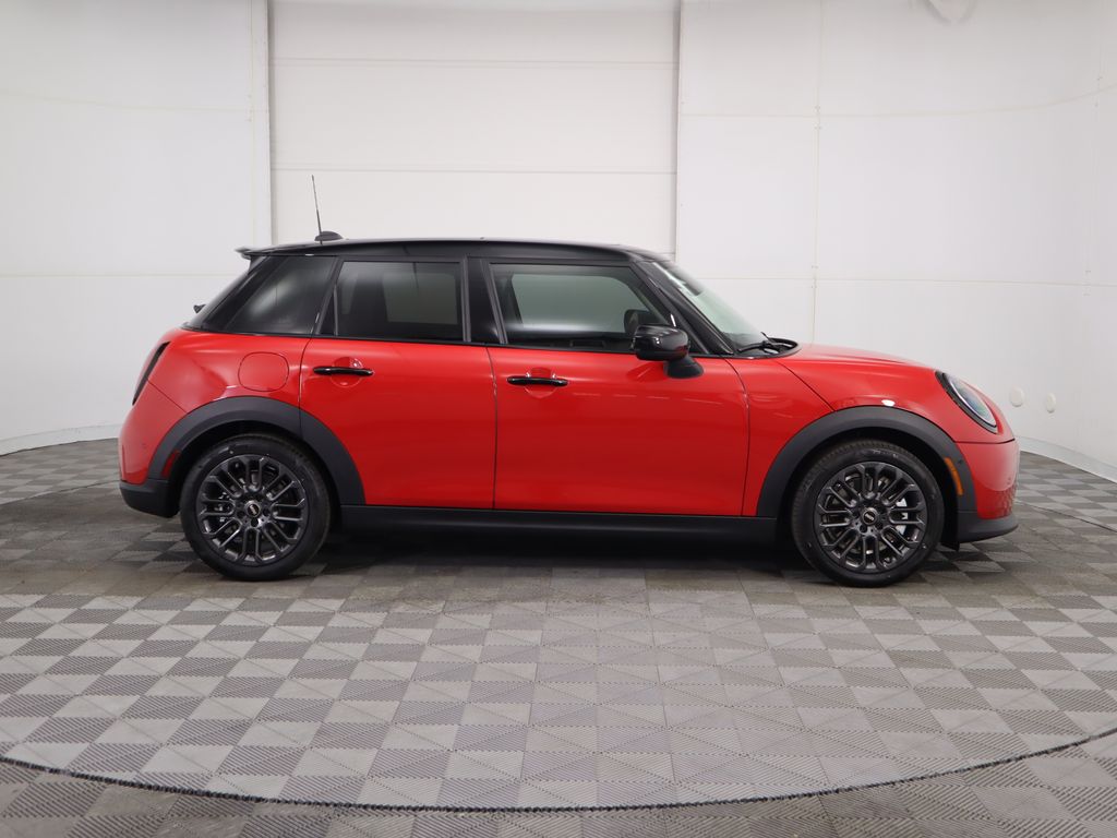 2025 Mini Cooper 4 Door Hardtop Signature photo 3