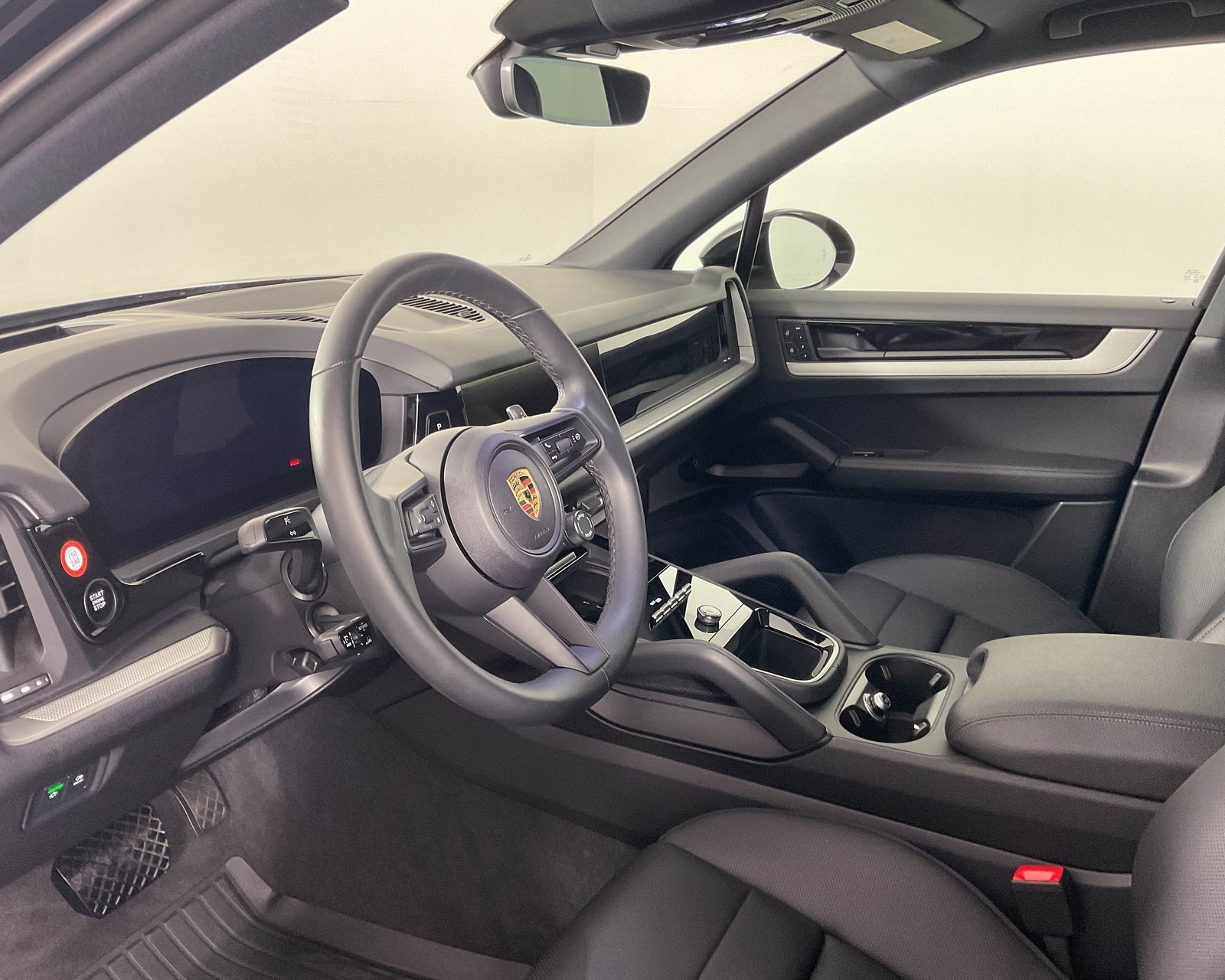 2024 Porsche Cayenne photo 4