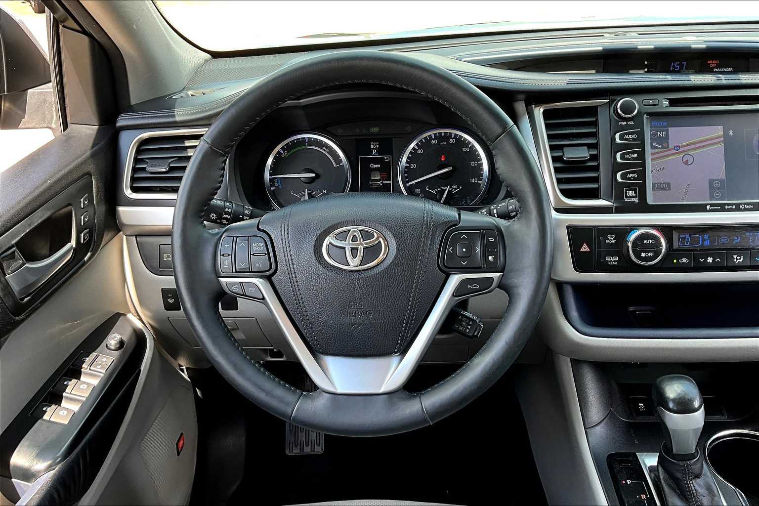 2016 Toyota Highlander Hybrid Limited Platinum photo 5