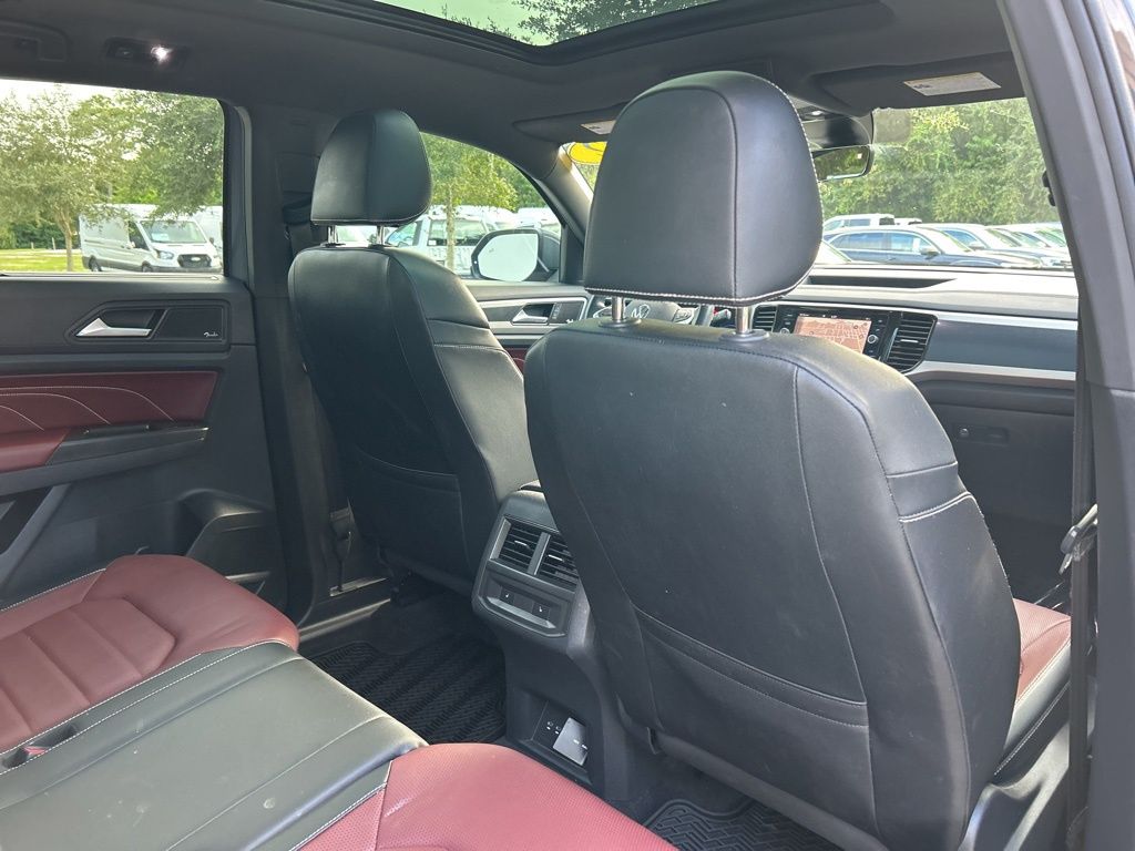 2022 Volkswagen Atlas Cross Sport V6 SEL Premium R-Line photo 45