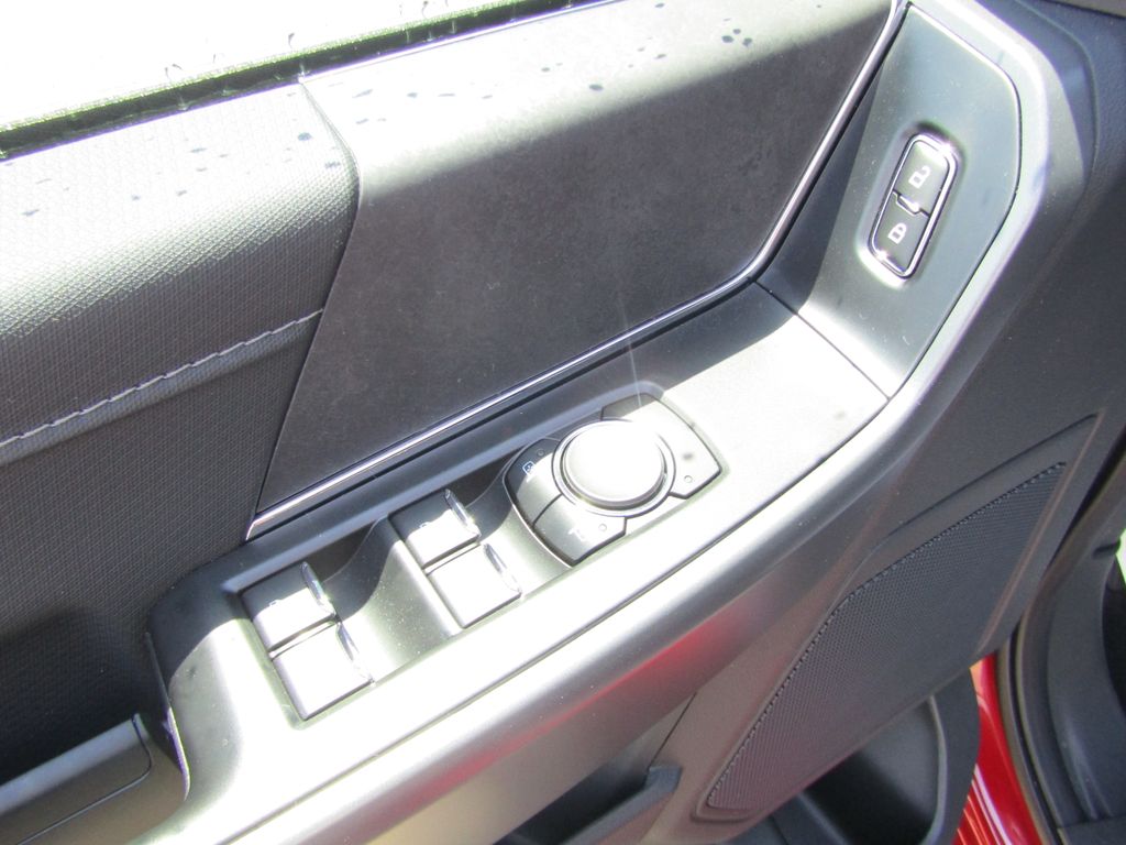 2025 Ford F-150 XLT photo 16