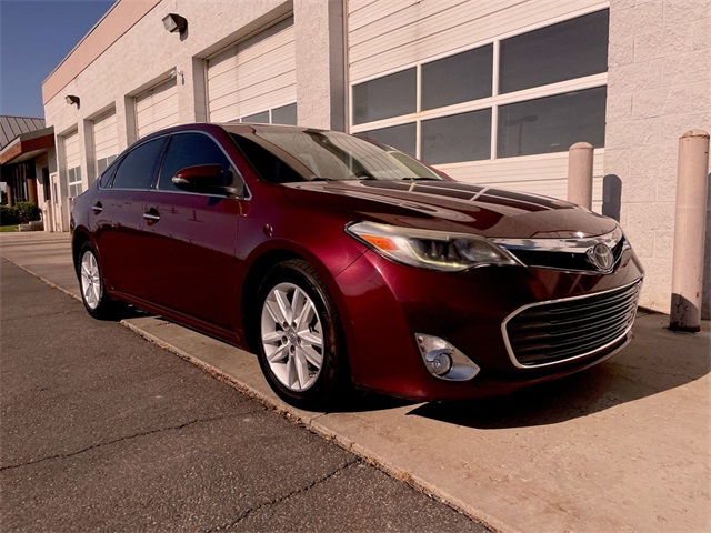 2015 Toyota Avalon Limited photo 2