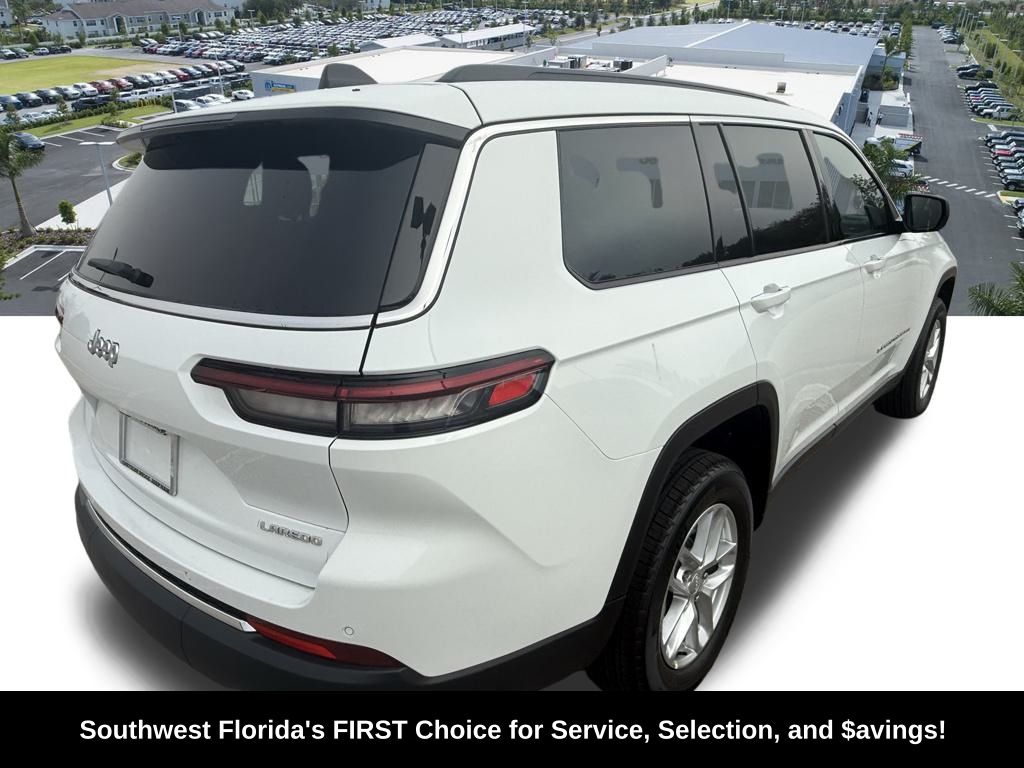 2025 Jeep Grand Cherokee Laredo photo 4